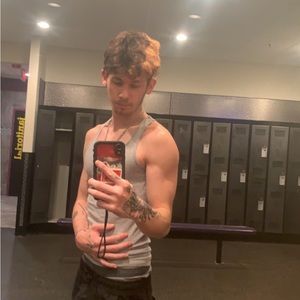 Meet your Posher, Sebastian